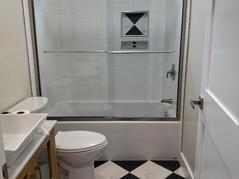86 Abbott St #1 — Photo 4