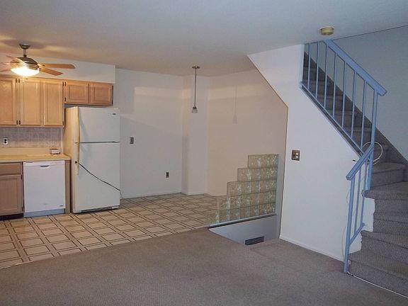 5th image of 51 Simmons Ln