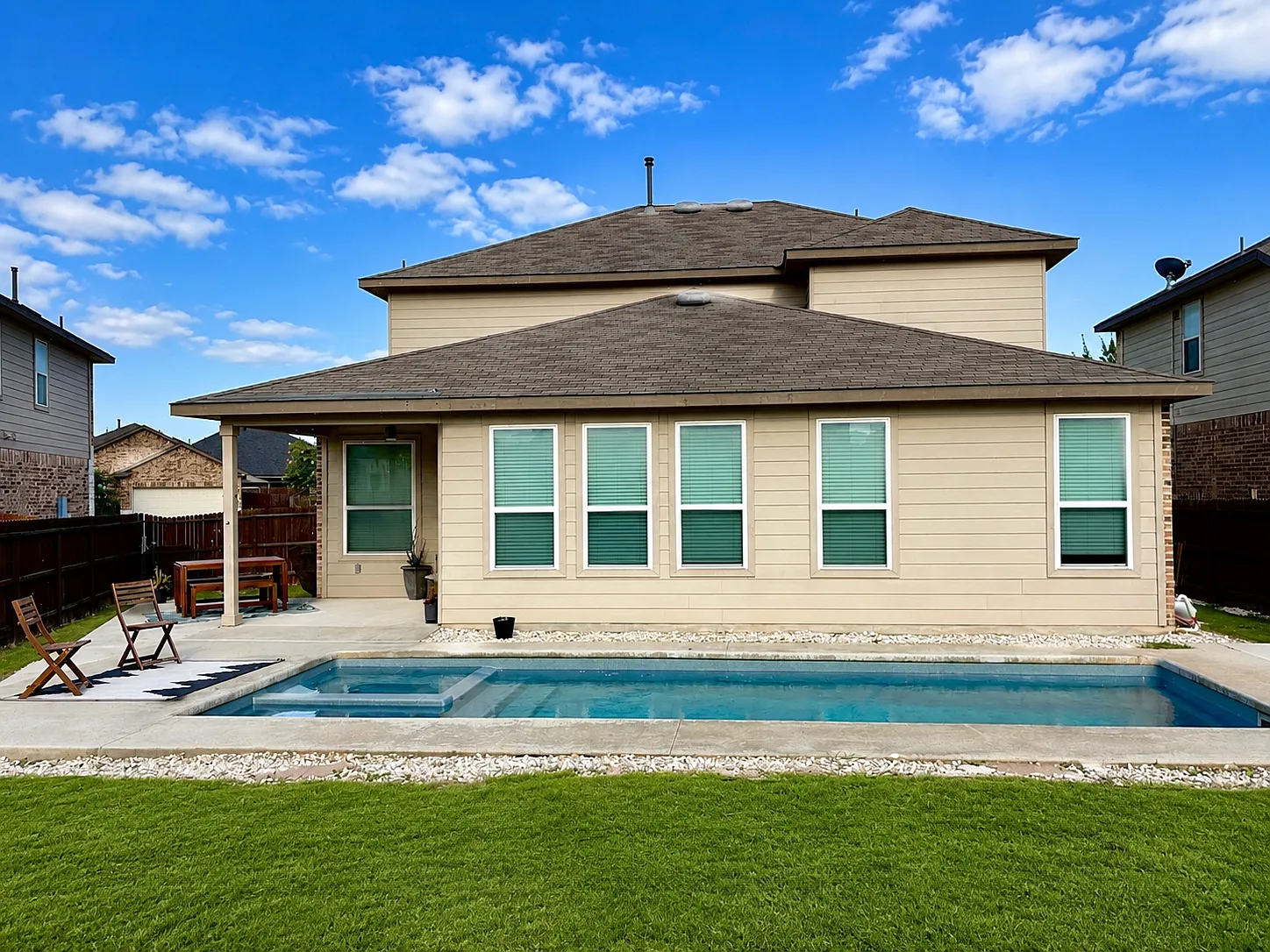 4 bed, 2.5 bath, 2900 sqft, $4,500 — Photo 3