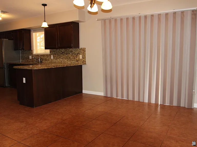 2090 S 44th Dr — Photo 23