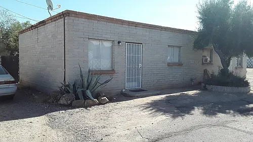 446 E Calle Arizona #5 Photo 1