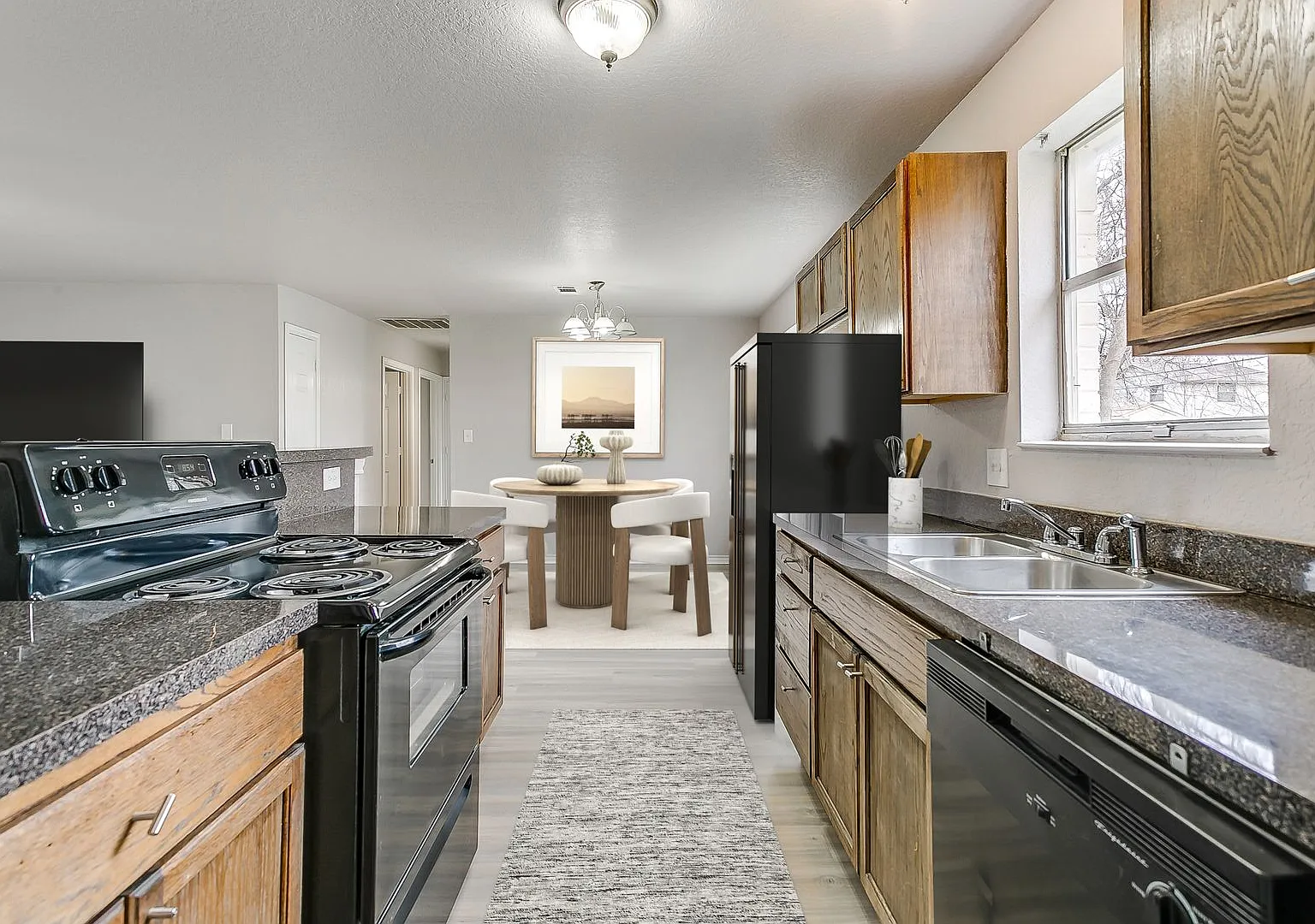 Super Cute home located in the Heart of Burleson! — Photo 2