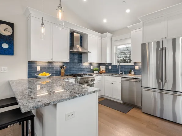 15 Mossland St Unit C, Somerville, MA 02144