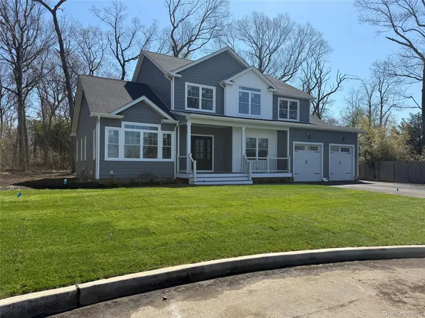 4 Lotto Court, Lake Grove, NY 11755