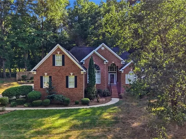 5305 Ridge Trail Rd, Summerfield, NC 27358