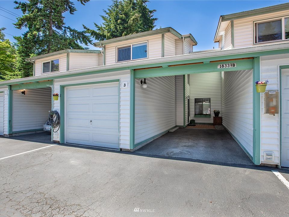 Garage and carport parking>