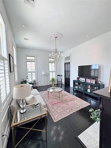 4133 Iberville St — Photo 9