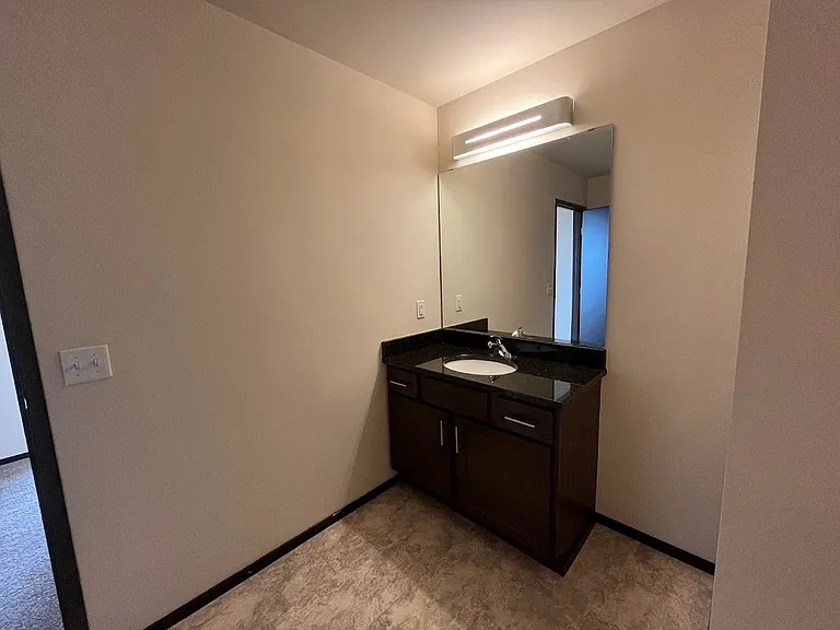 Galaxie High Rise Apartments — Photo 152