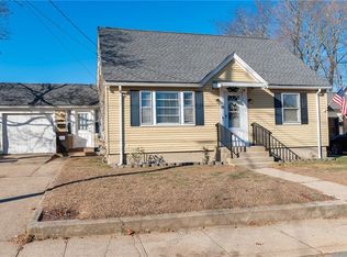 15 Kent St, West Warwick, RI 02893