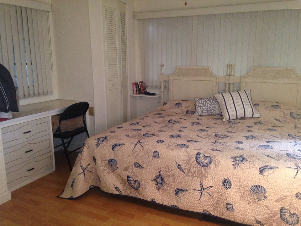 1st image of 334 Lantern Ln
