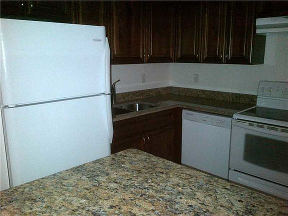 5th image of 805 SW 30th St APT H