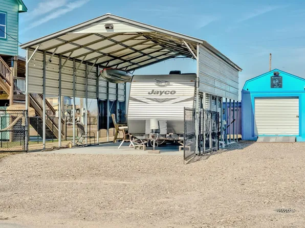 1765 Croaker Ln, Crystal Beach, TX 77650