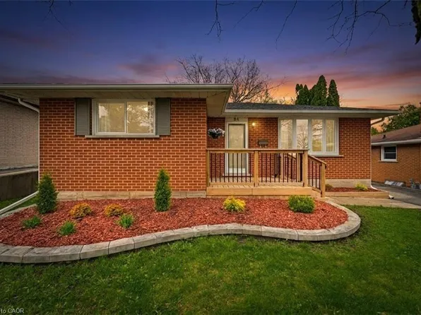 24 Hillmount St, Kitchener, ON N2C 2C6