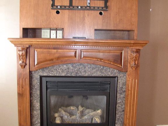 4th image of 107 E Crawford St