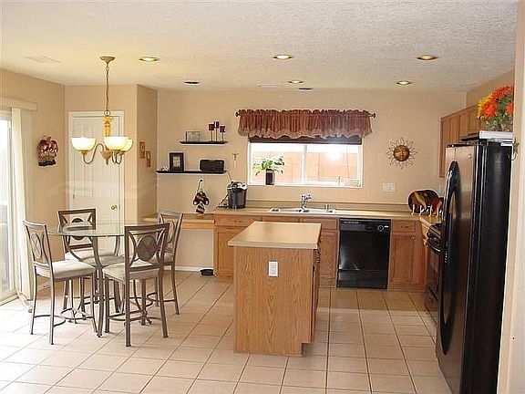 5th image of 1016 Clear Creek Ct NE
