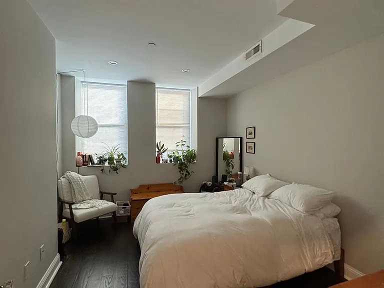 7 Strathmore Rd #A — Photo 4