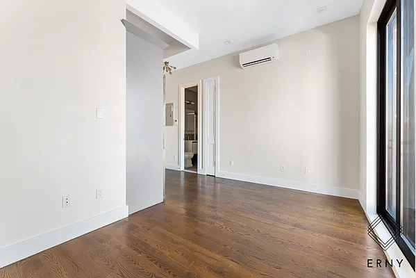 Rented by ERNY LLC | media 4