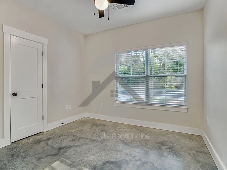 516 Ash St — Photo 10