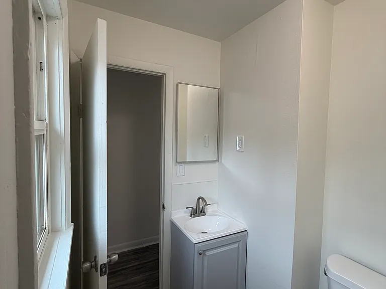114 4th St #1 — Photo 10
