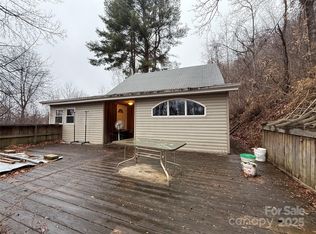 201 Mountain Vista Rd, Canton, NC 28716