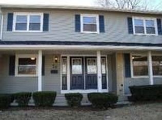 79 Kendal Rd, Elk Grove Village, IL 60007