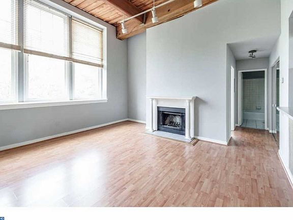 4th image of 11-15 N 2nd St #402