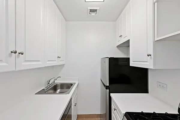 Rented by Rudin Management Company, Inc. | media 12