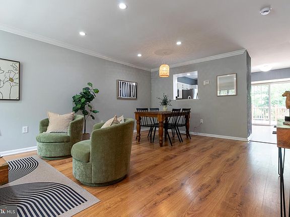 5th image of 18239 Fox Chase Cir
