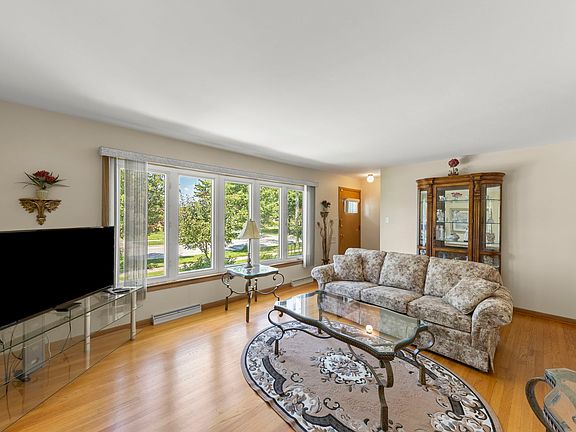 4th image of 261 S Mayfair Pl