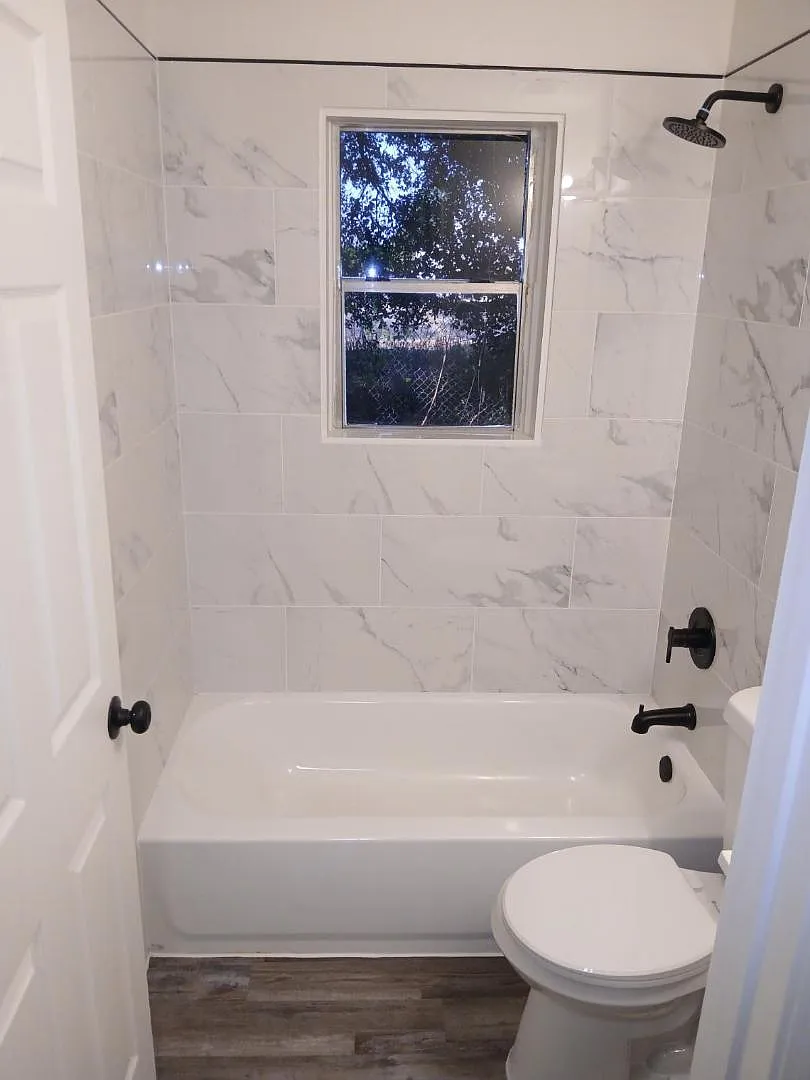 758 Terminal Ct - 758 Terminal Ct Unit 1 — Photo 4