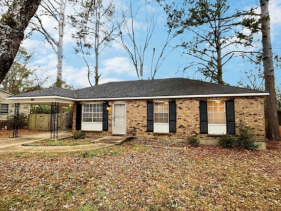 3rd image of 955 Poplar Leaf Rd