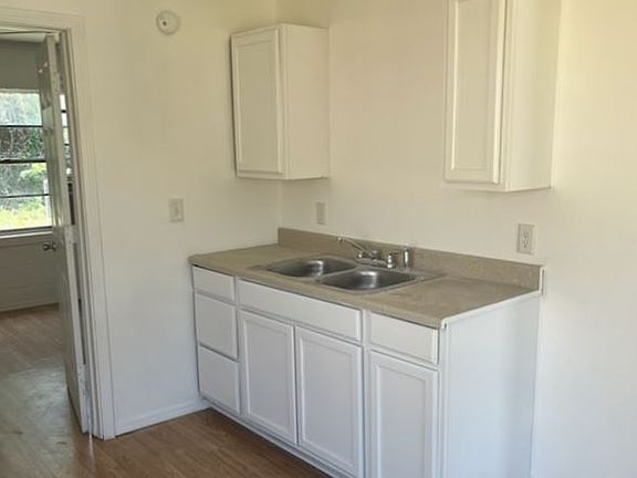 5th image of 315 Washington St