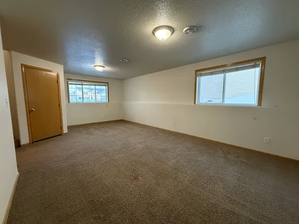 3668 Taylor St S, Fargo, ND 58104