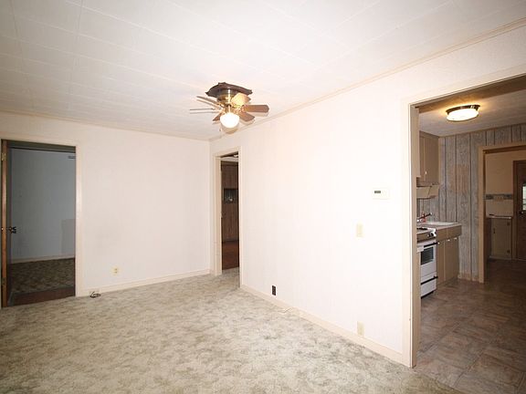 3rd image of 701 S Alleghany St
