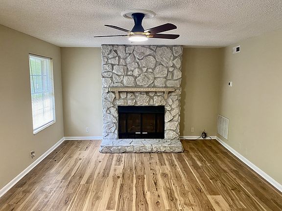 3rd image of 5510 Country Dr APT 22