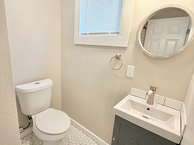 105 Dewitt St — Photo 34
