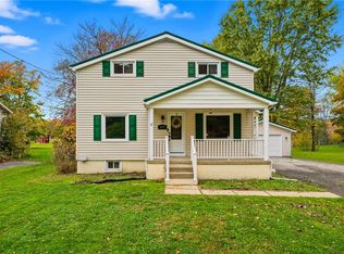 624 S Darby Rd, Hermitage, PA 16148
