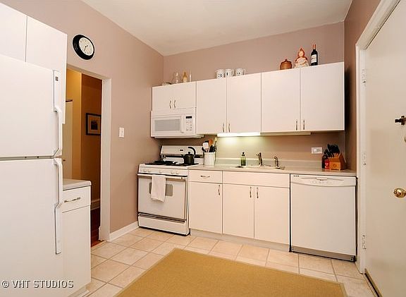 4th image of 630 W Waveland Ave APT 4F