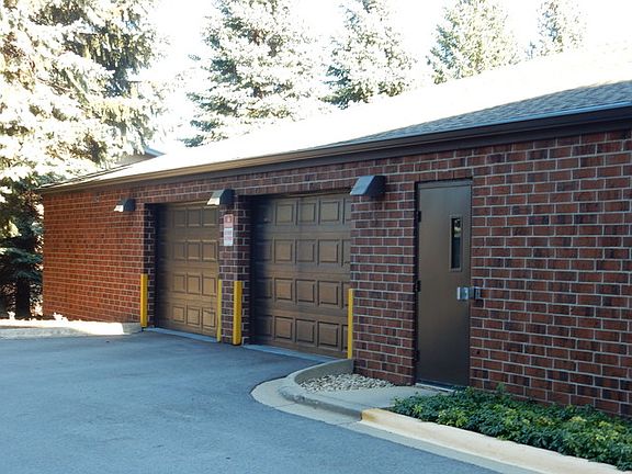 5th image of 1 Bloomingdale Pl APT 605