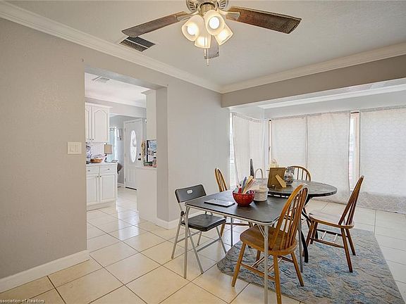 3rd image of 3214 Valerie Blvd