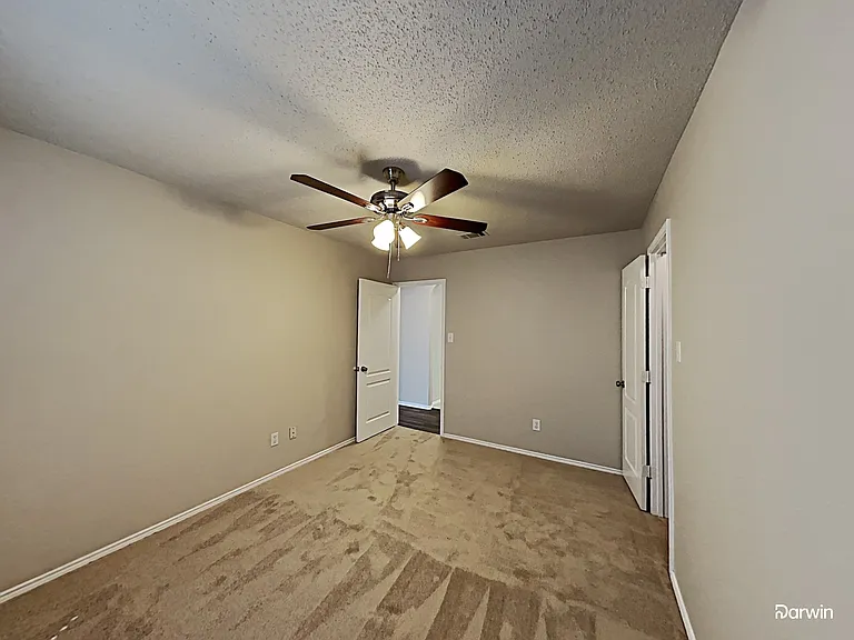 1210 Hampton Dr — Photo 13
