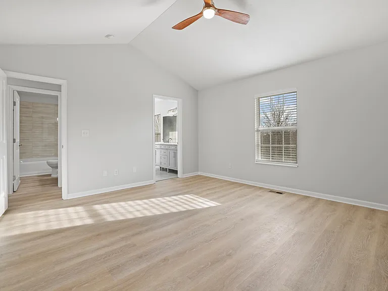 6447 Walnut Fork Dr — Photo 36