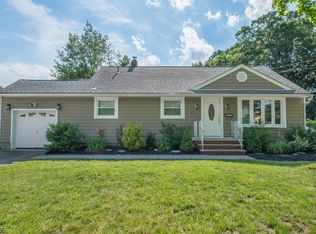 43 Payson Rd, Pequannock, NJ 07440