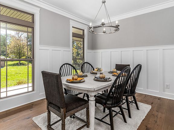 3rd image of 305 Bryson Ln