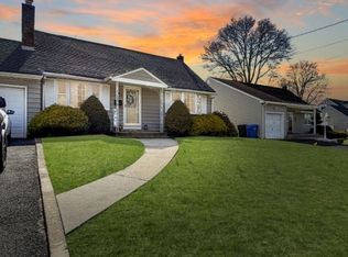 24 Bramhall Rd, Colonia, NJ 07067