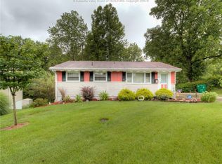 409 Circle Dr, Hurricane, WV 25526