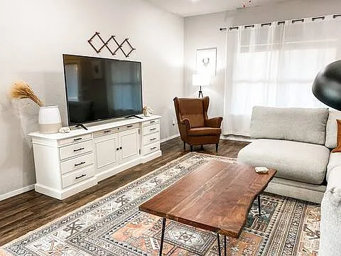 3 bed, 1612 sqft, $2,700 — Photo 3