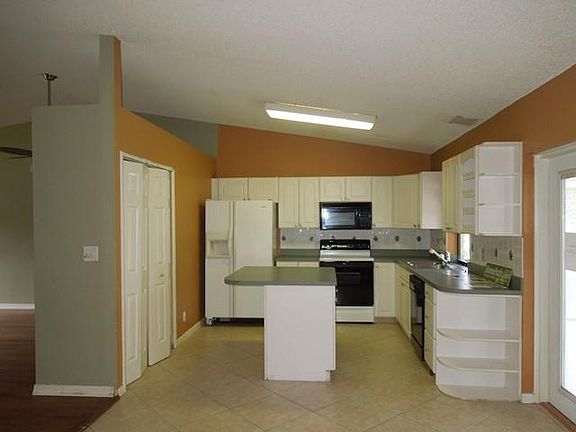 4th image of 2619 NW 92nd Ave