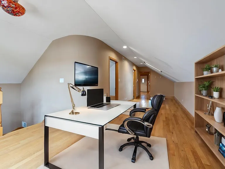 1639 W Blackhawk St #3 — Photo 12
