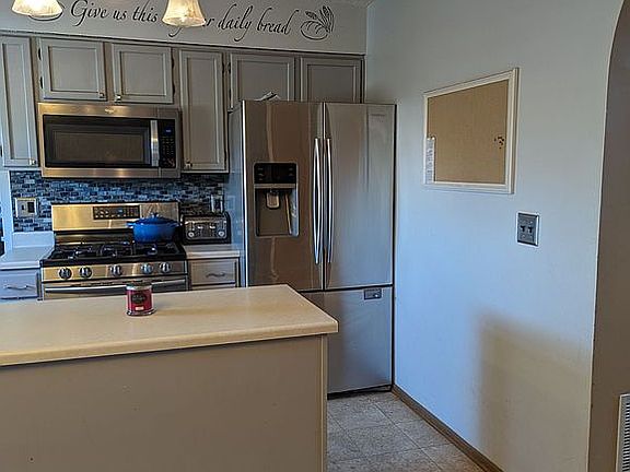 Kitchen with island